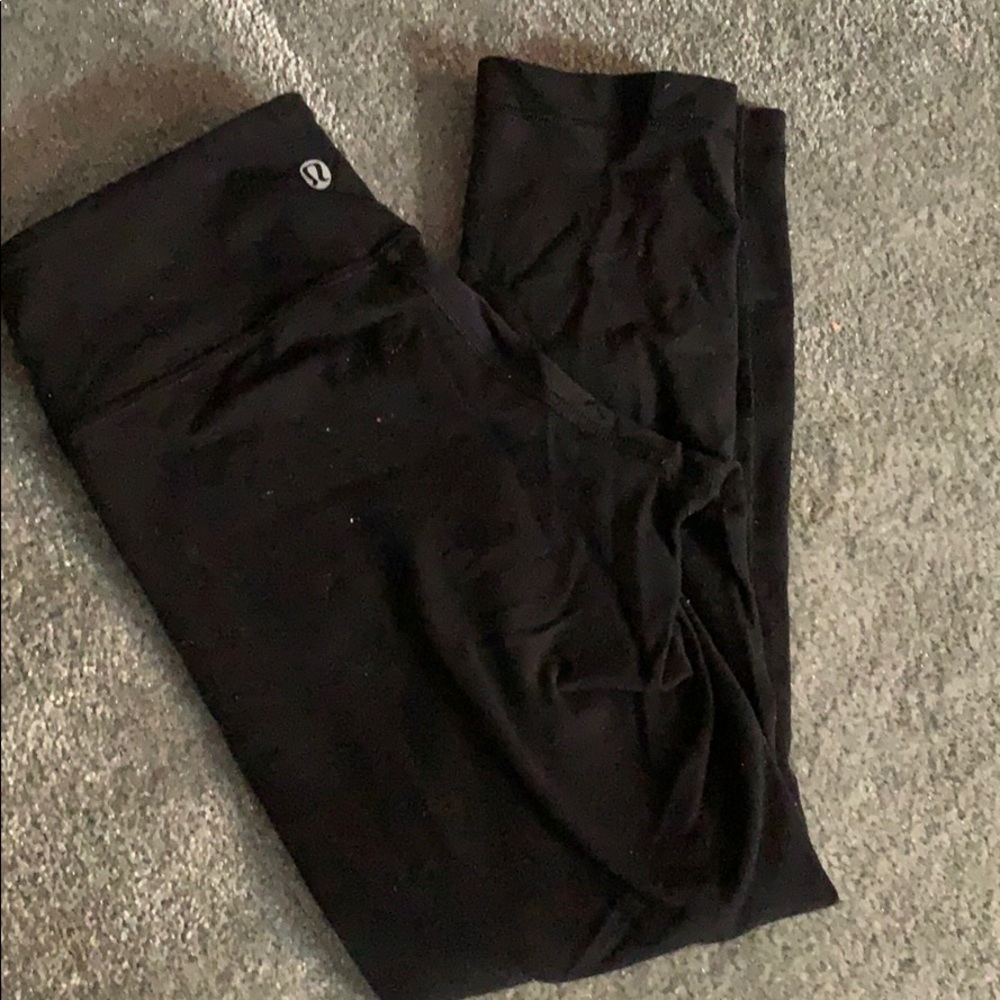 Black cropped lulu lemon leggings